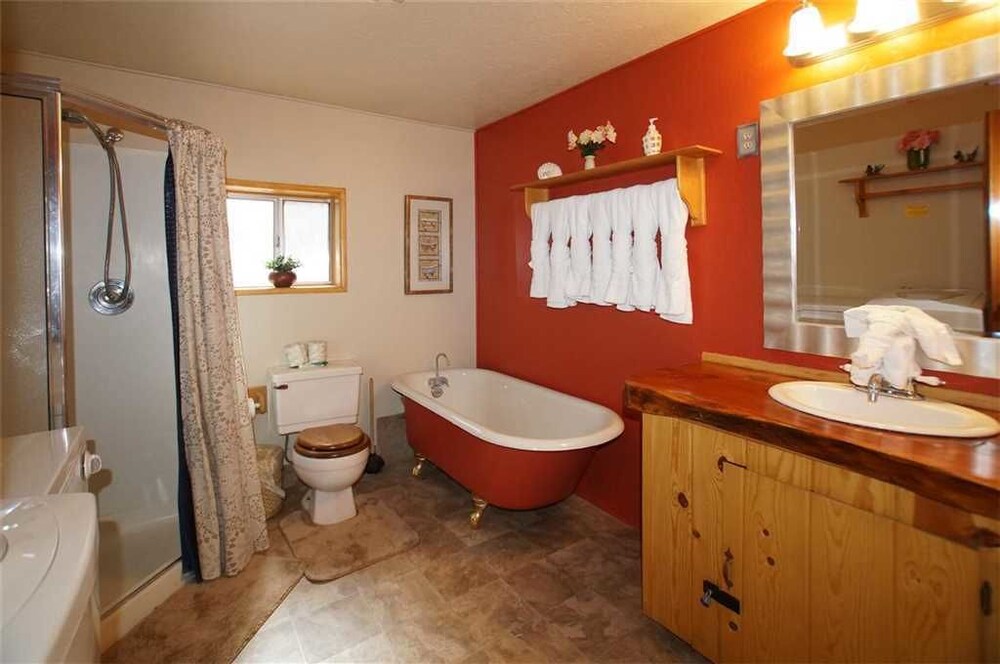욕실 (All Seasons Chateau - 1 Bdrm, 1 Bath)