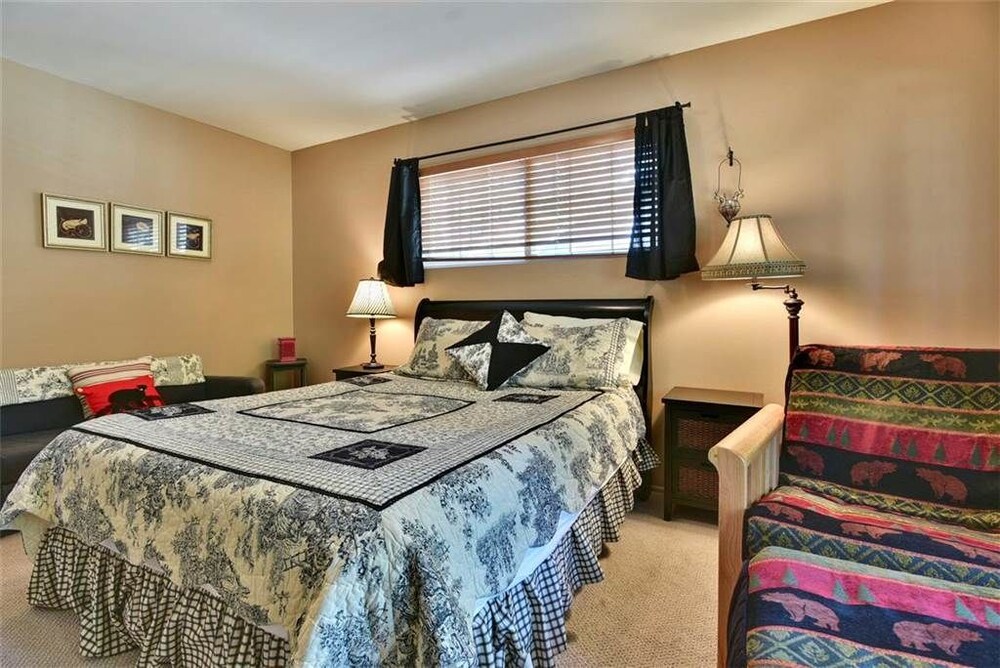 객실 (3 Little Bears Cabin - 2 Bdrm, 1 Bath)