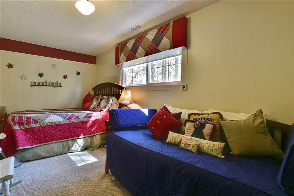객실 (3 Little Bears Cabin - 2 Bdrm, 1 Bath)