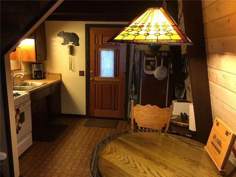 객실 내 주방 (A View to Remember - 2 Bdrm, 1 Bath)