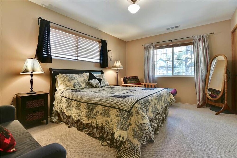객실 (3 Little Bears Cabin - 2 Bdrm, 1 Bath)