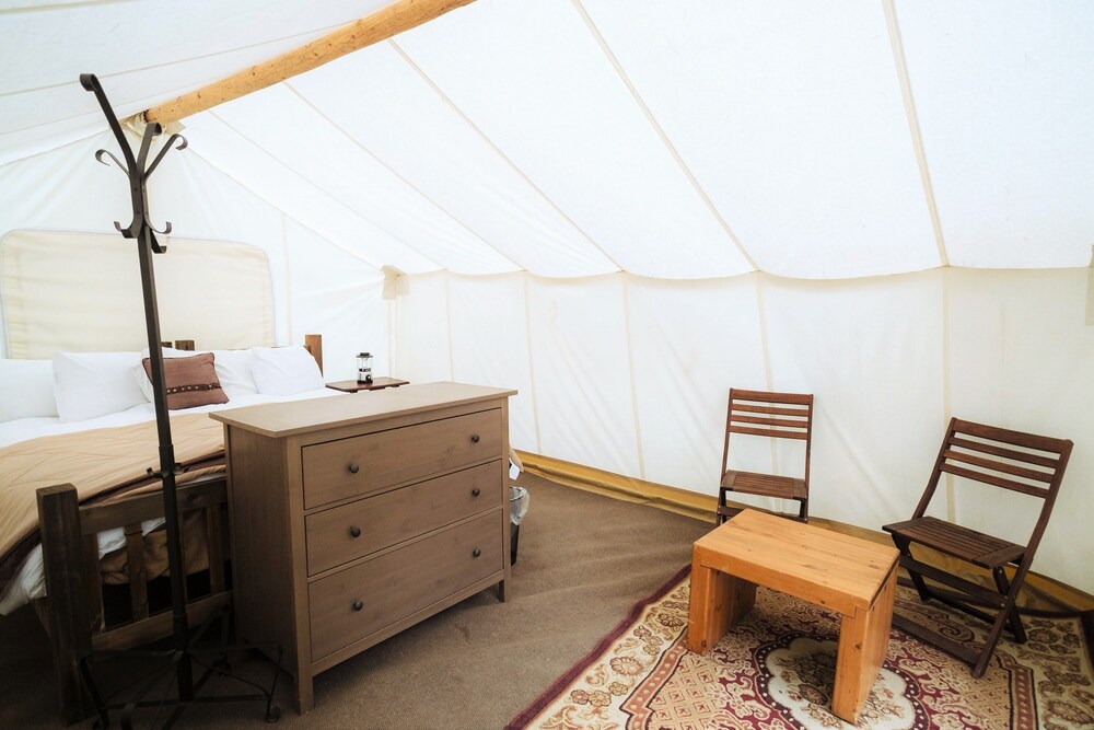 Safari Tent - Shared Bath - Guestroom