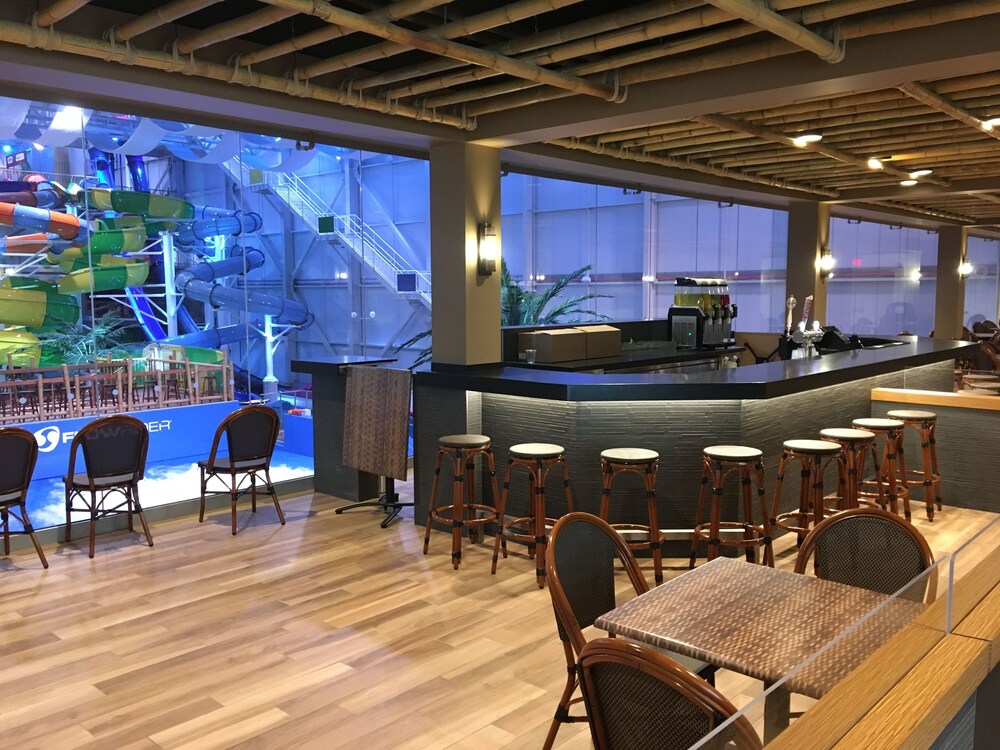 Hotel Bar