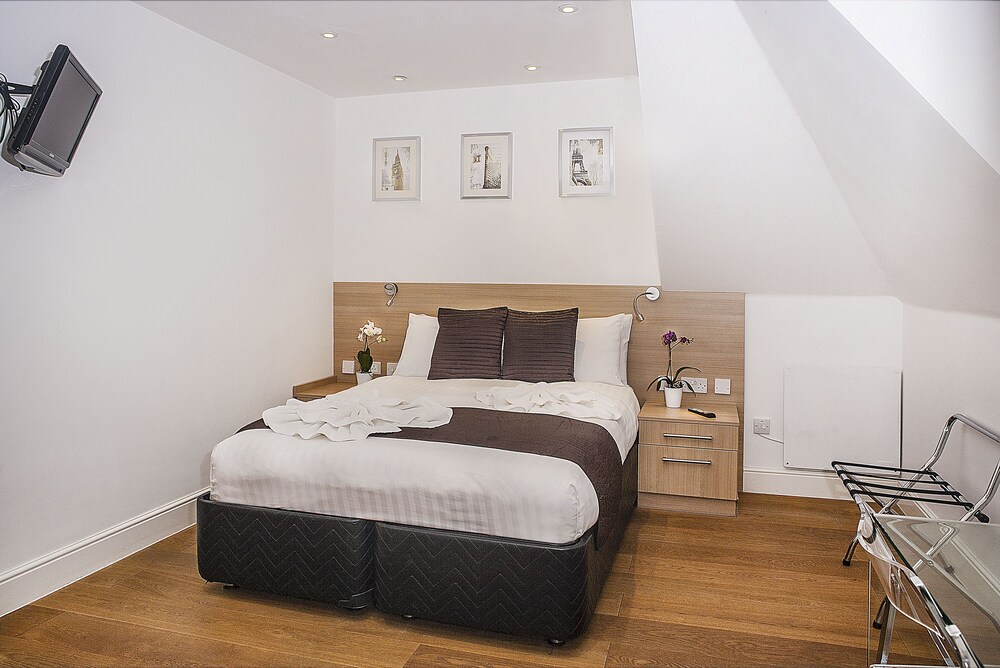 Single Apartment - Guestroom