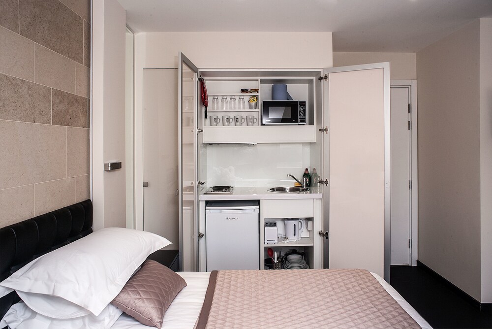 Single Room (Studio) - Guestroom