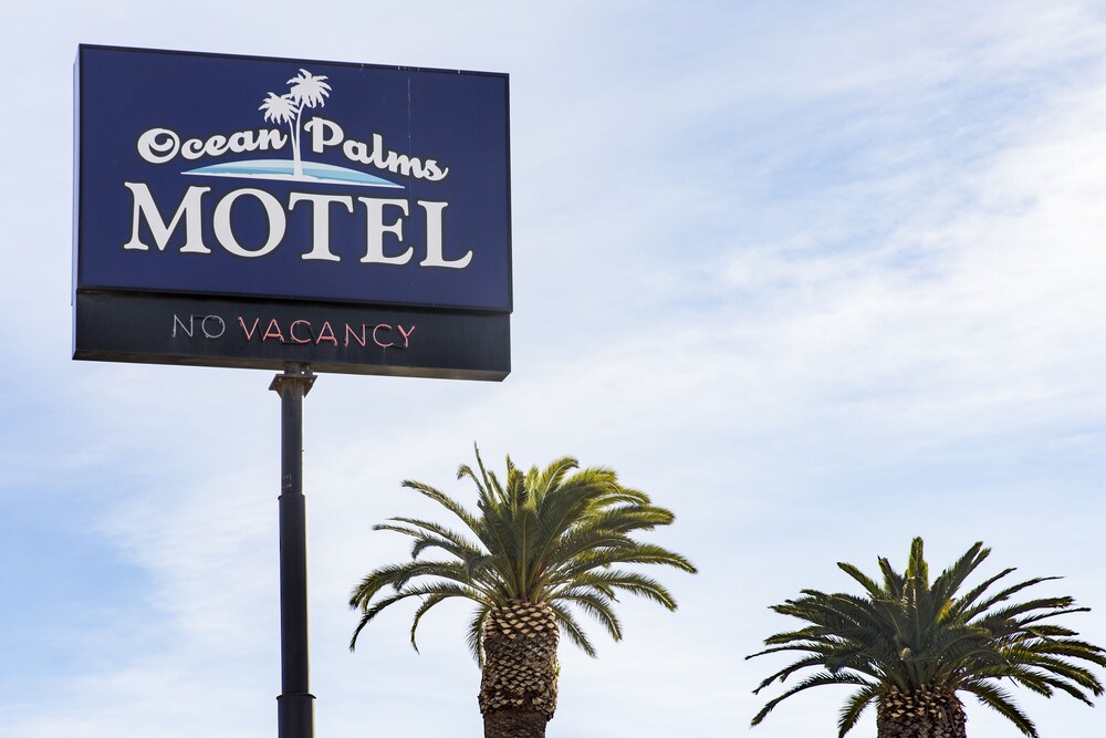 Property entrance, Ocean Palms Motel