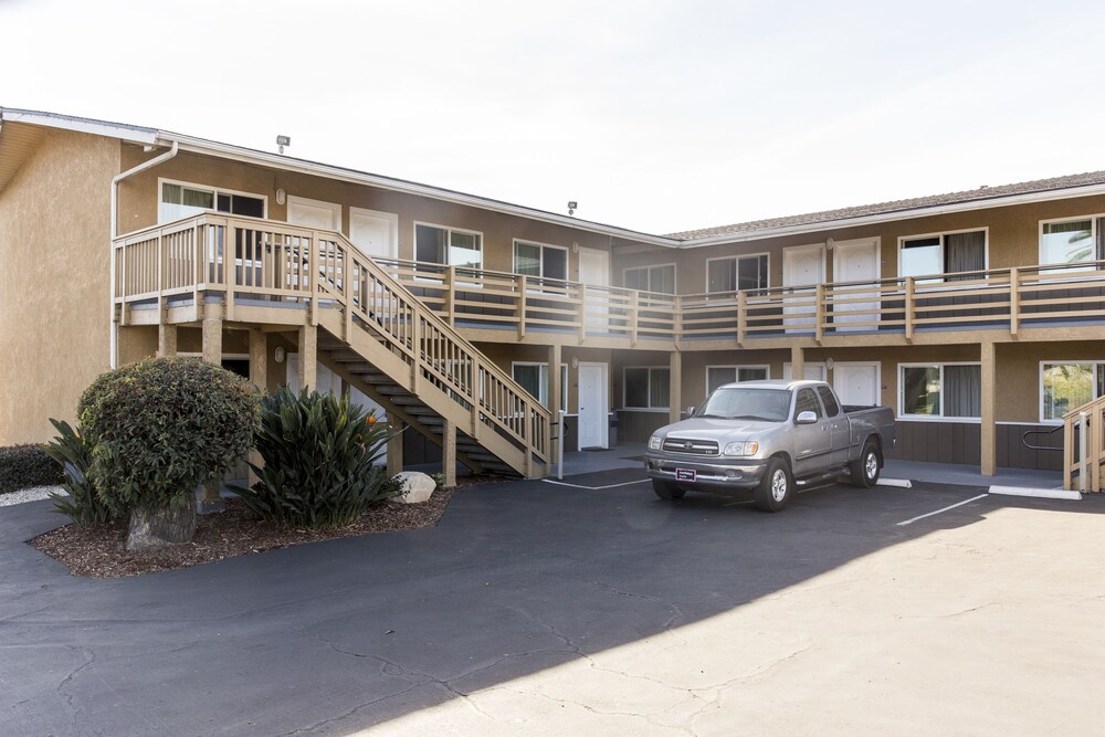 Parking, Ocean Palms Motel