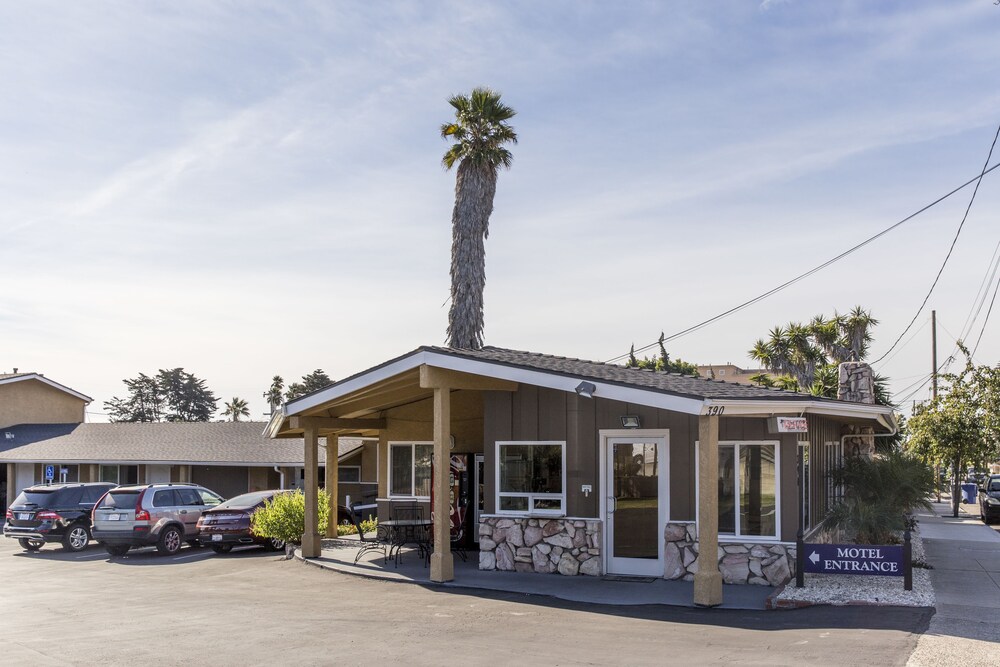 Property entrance, Ocean Palms Motel