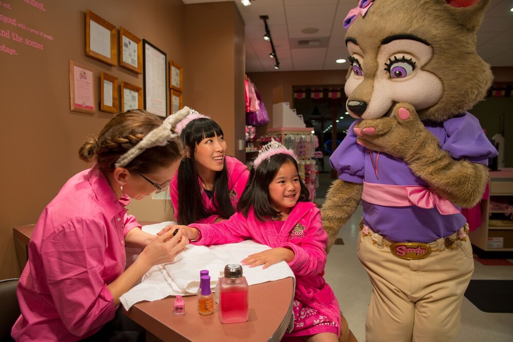 Nail Salon