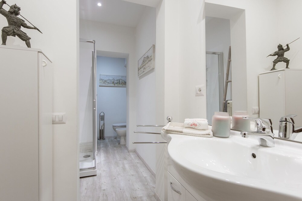 Exclusive House, 1 Queen Bed with Sofa bed, Kitchenette (Location: Via Ricasoli, 45) - Bathroom