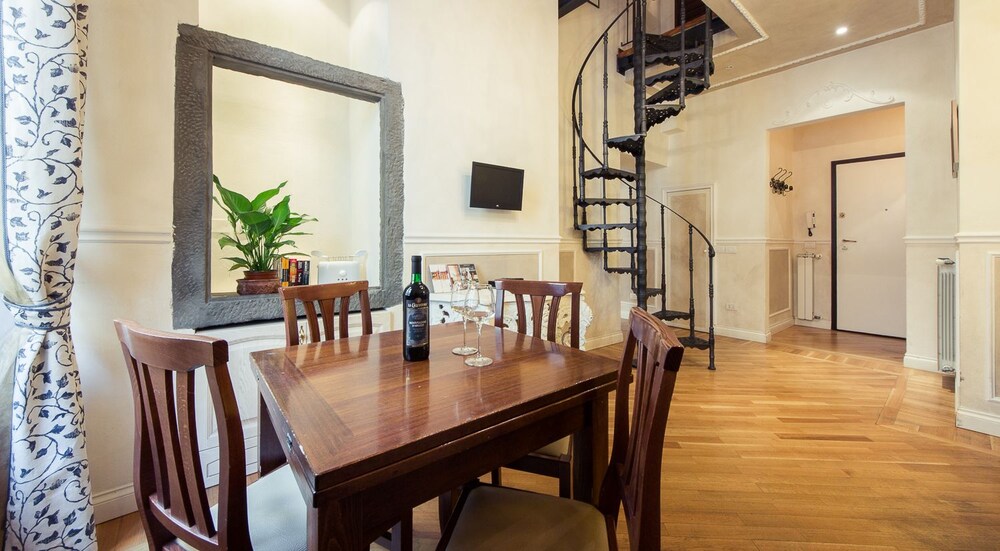 Premier Apartment, Kitchen (Location: Via Ghibellina 121) - Guestroom