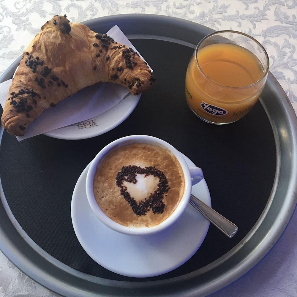 Comida y bebida