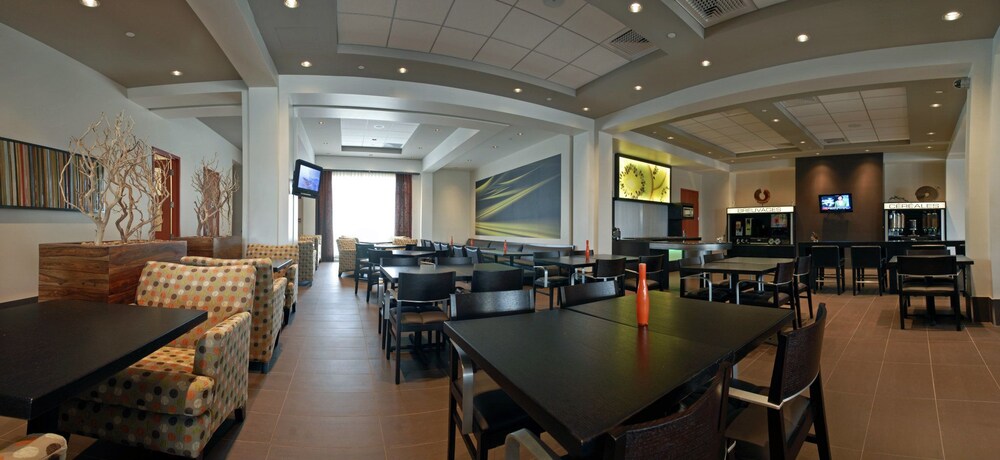 Food Court