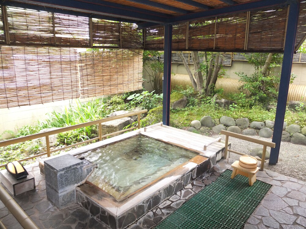 屋外スパ浴槽