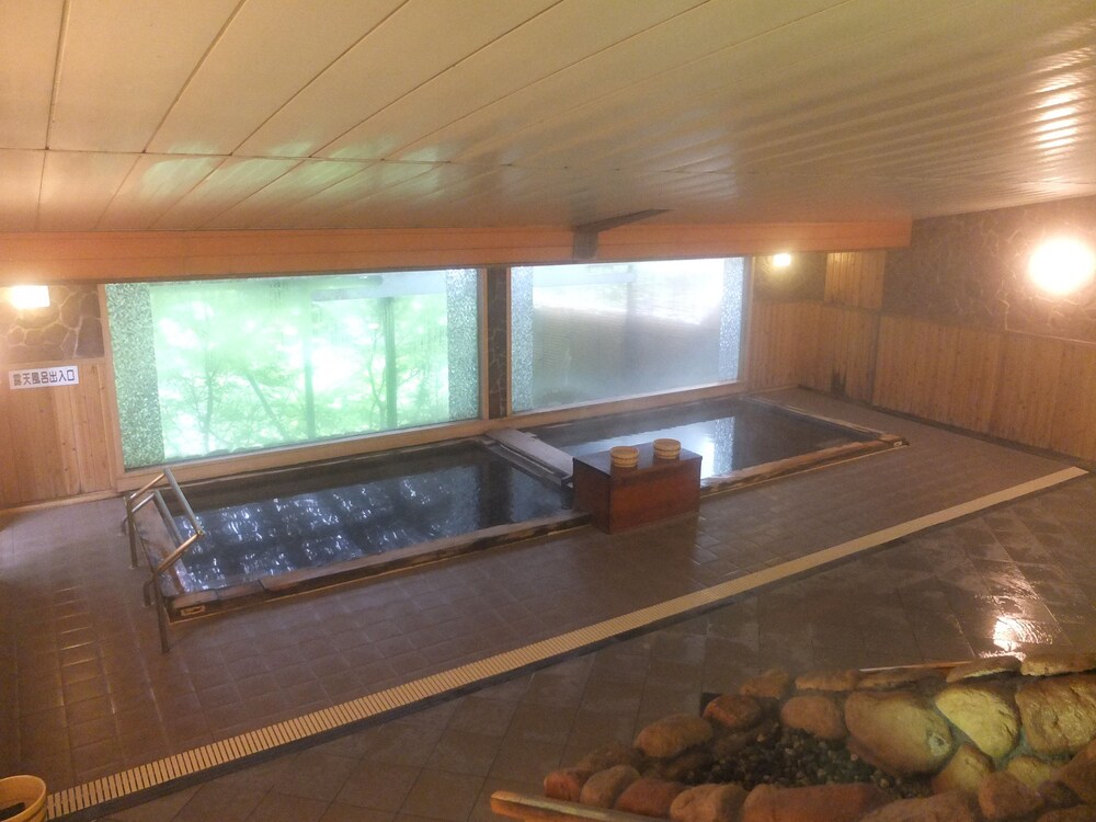 屋内スパ浴槽