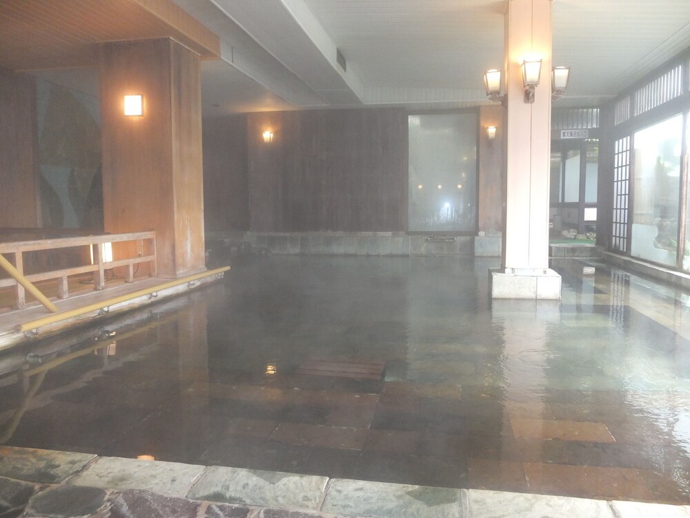 屋内スパ浴槽