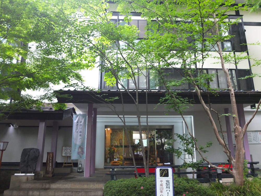 ホテルの外観 (正面)