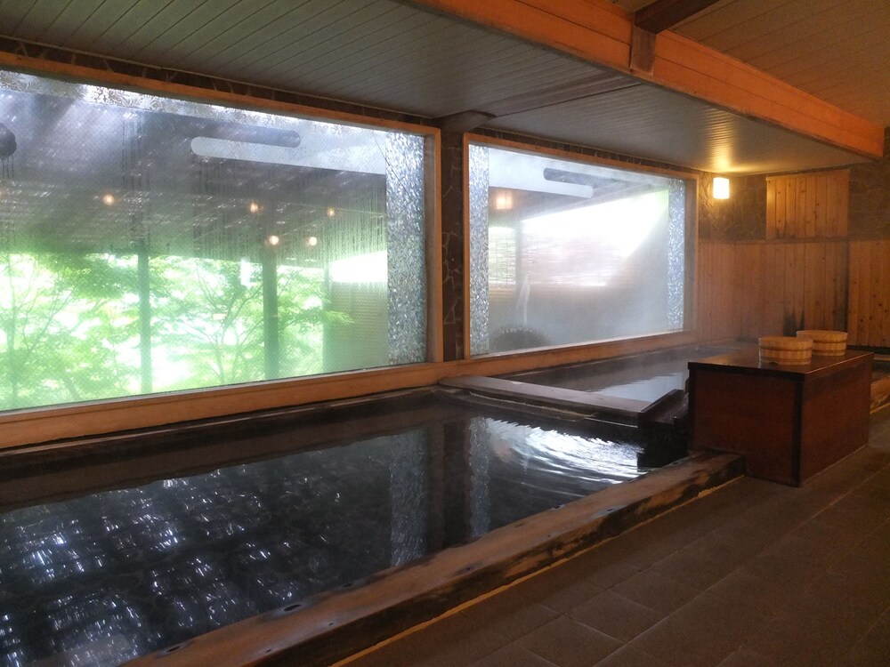 屋内スパ浴槽