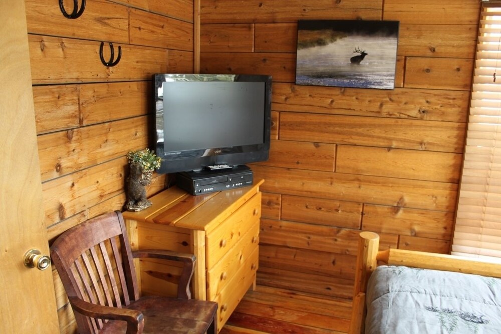 Premium Cabin, 2 Bedrooms, Mountain View - In-Room Amenity