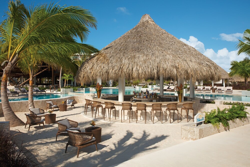 Poolside Bar