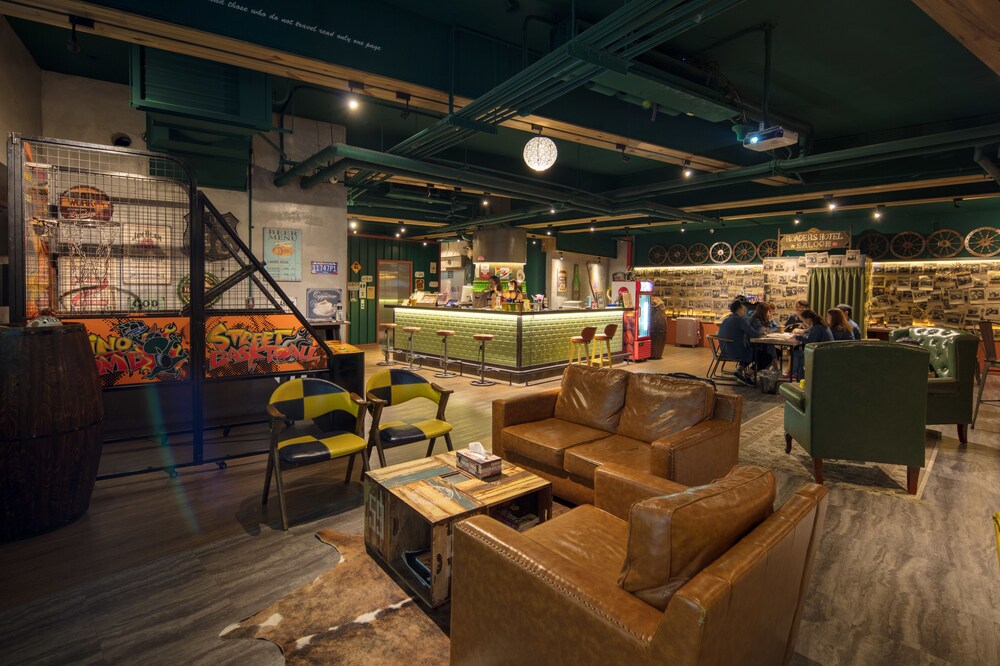 Hotel Bar