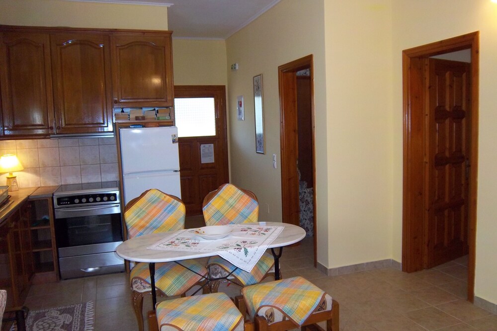 Family Apartment, 2 Bedrooms, Terrace, Ground Floor - In-Room Dining