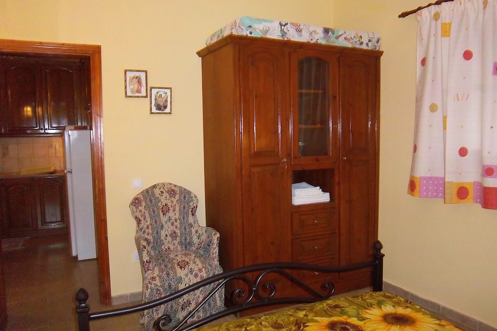 Family Apartment, 2 Bedrooms, Terrace, Ground Floor - Guestroom