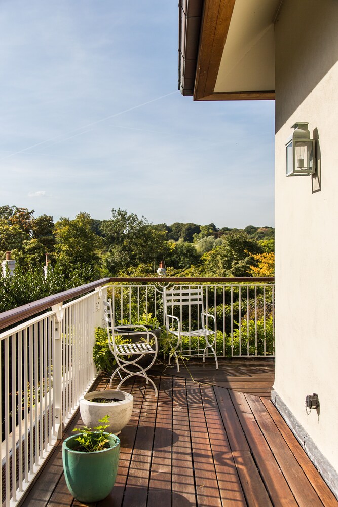 발코니 (아파트 (14 Bedroom, Millfield Lane))