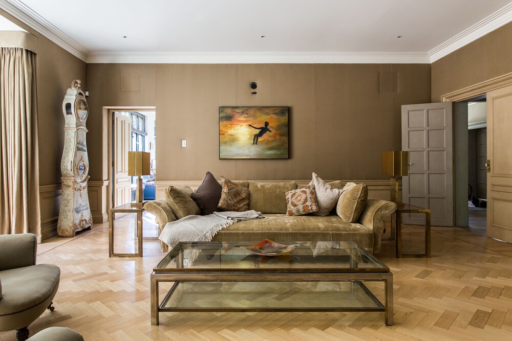 거실 (아파트 (14 Bedroom, Millfield Lane))