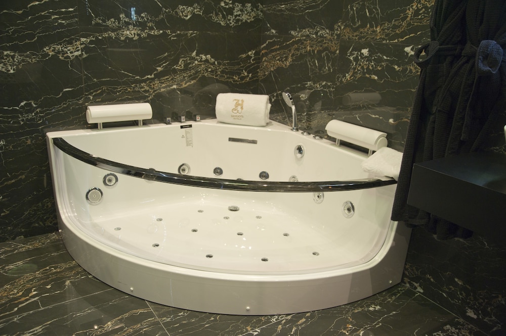 Jetted Tub