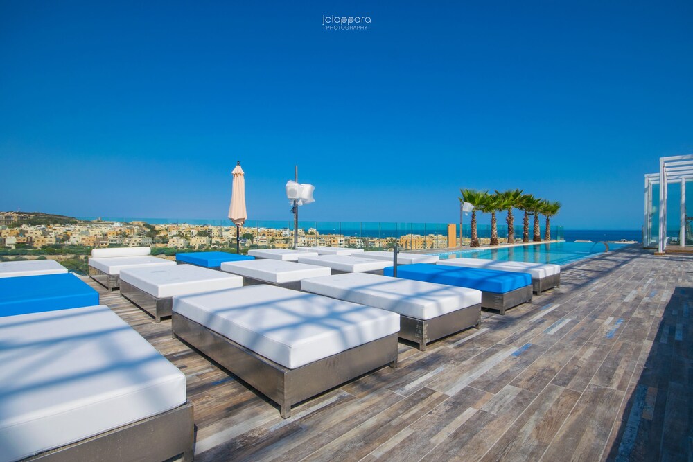 Rooftop Pool