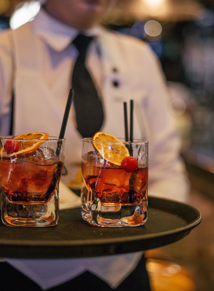 Hotel Bar