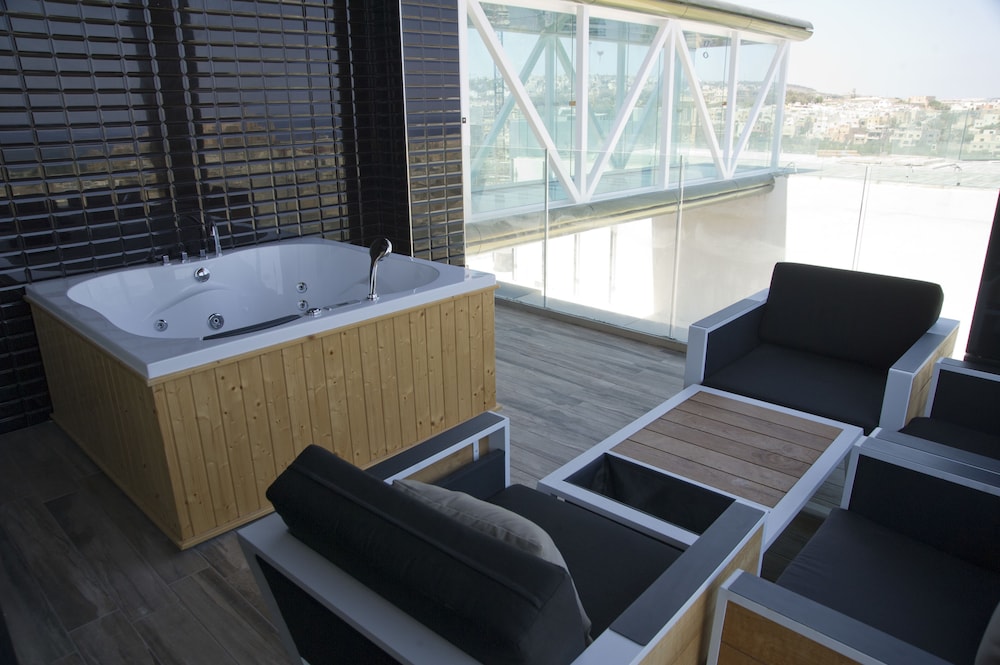 Jetted Tub