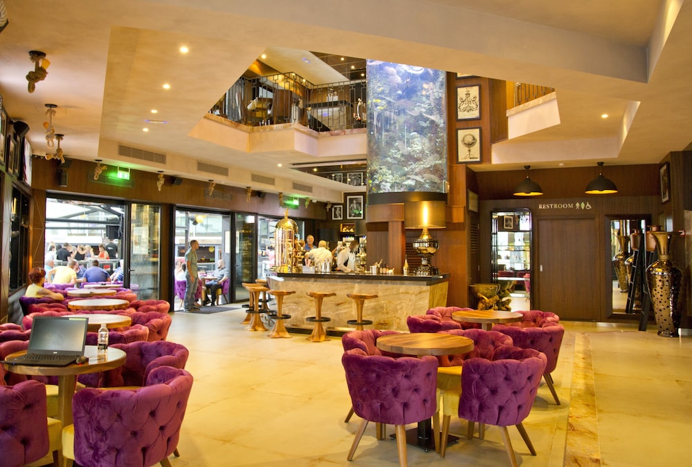 Hotel Lounge