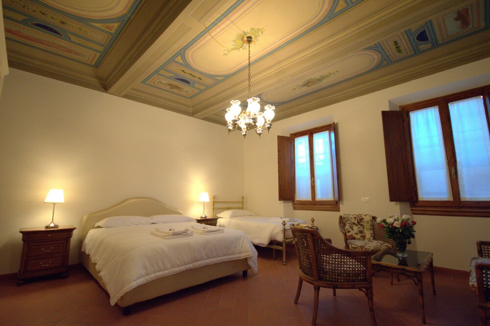 Camera (Appartamento Grand, 2 camere da letto (Location: Via Sant'Antonino 23))