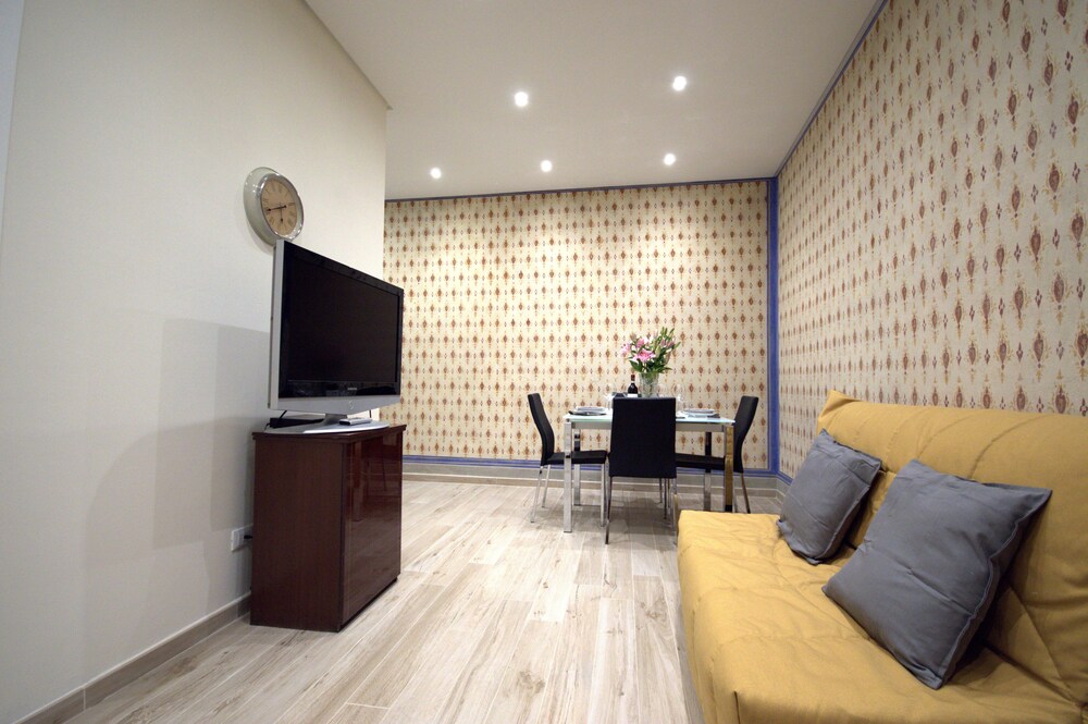 Area soggiorno (Appartamento Grand, 2 camere da letto (Location: Via Sant'Antonino 23))