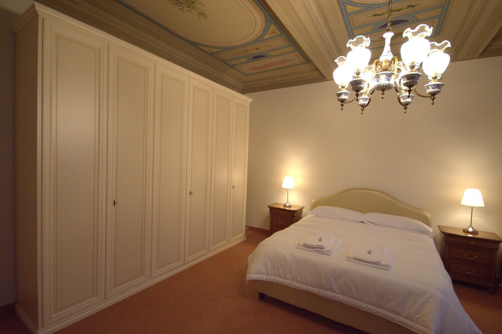 Camera (Appartamento Grand, 2 camere da letto (Location: Via Sant'Antonino 23))