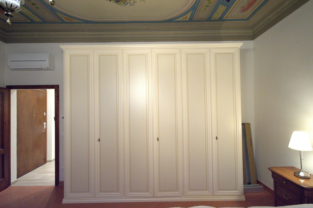 Servizi e dotazioni della camera (Appartamento Grand, 2 camere da letto (Location: Via Sant'Antonino 23))