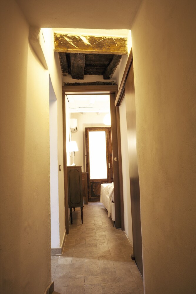 Camera (Appartamento, 1 camera da letto (Location: Via Faenza 16))