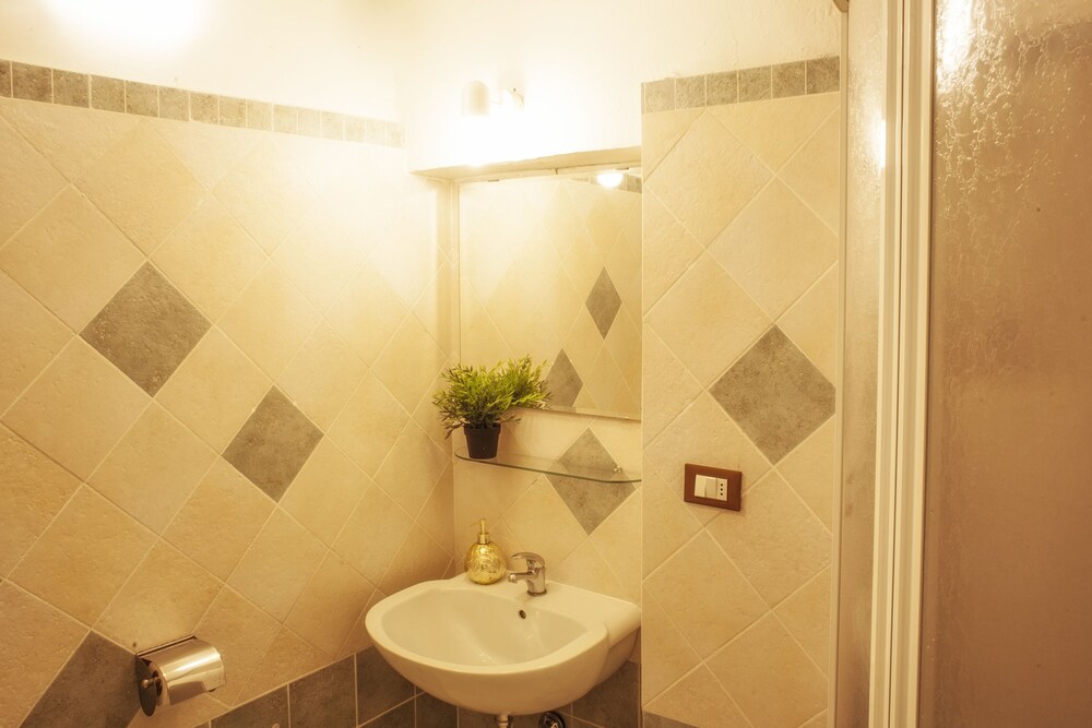Bagno (Appartamento, 1 camera da letto (Location: Via Faenza 16))
