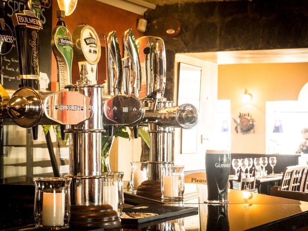 Hotel Bar