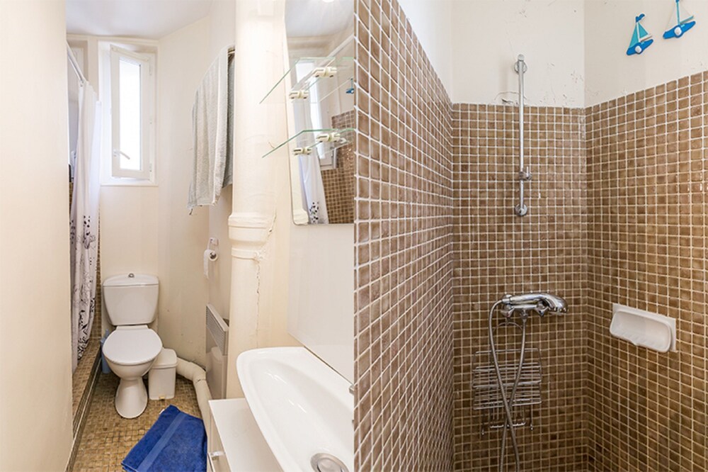 Apartment (Rue Theodore Deck, 75015) - Bathroom