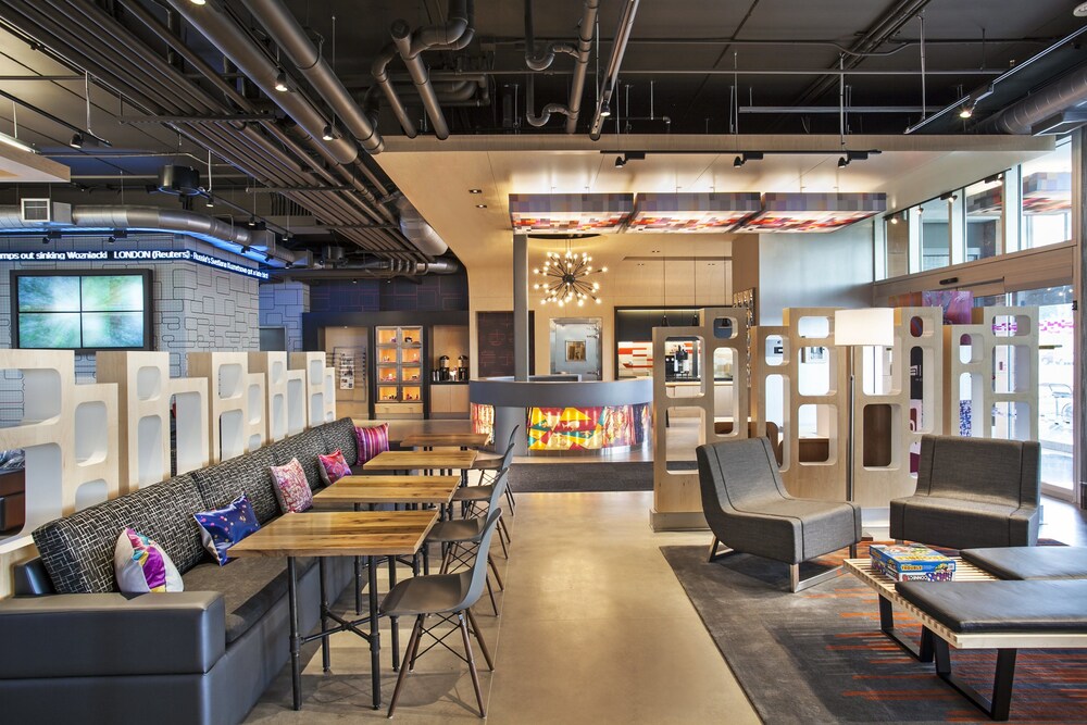 Hotel Bar