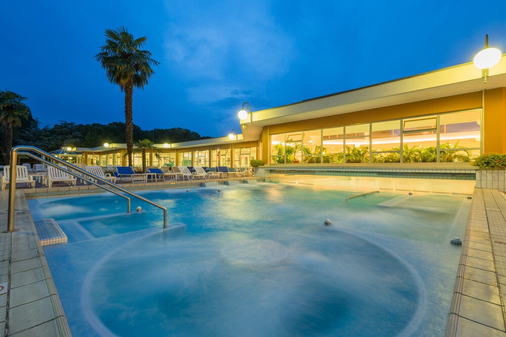 Piscina coperta/all'aperto
