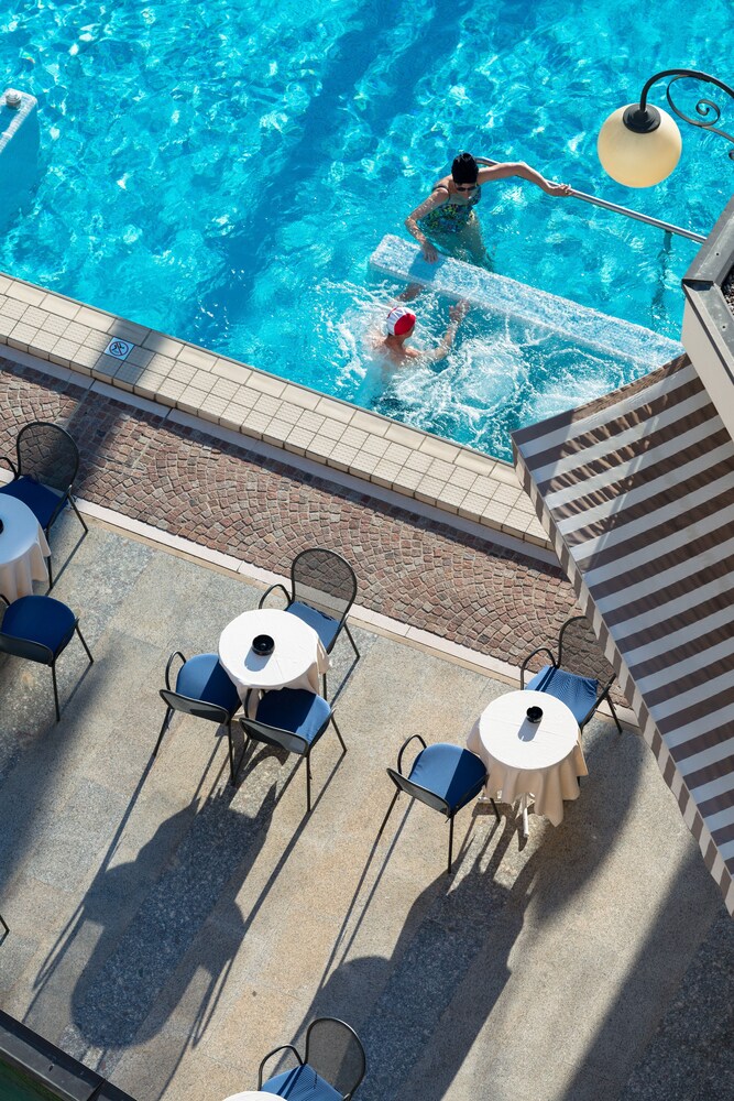 Piscina all'aperto