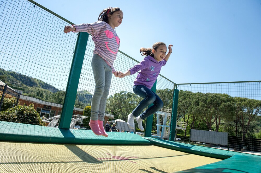 Area giochi per bambini (all'aperto)