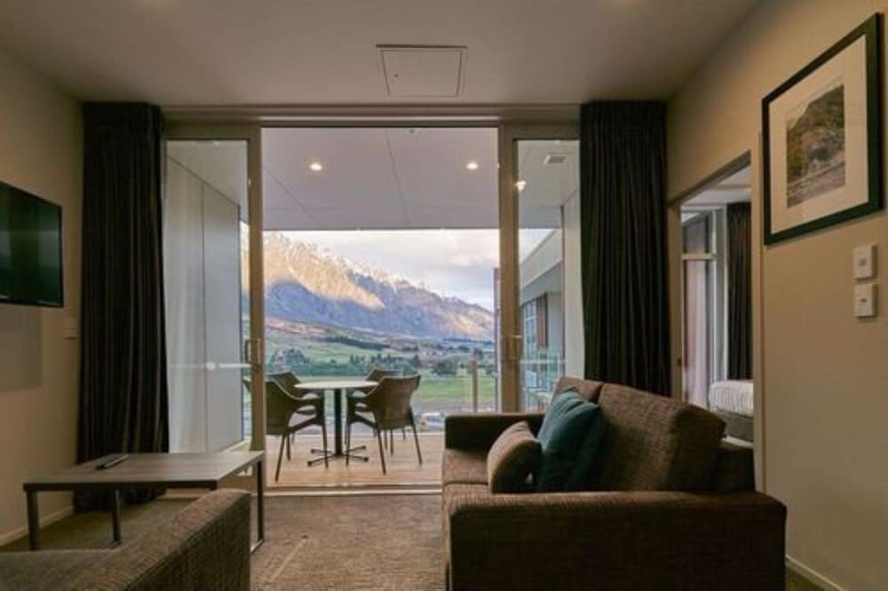 2-Bedroom Premier Apartment - Guestroom View