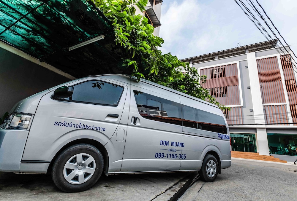 รถรับส่งสนามบิน