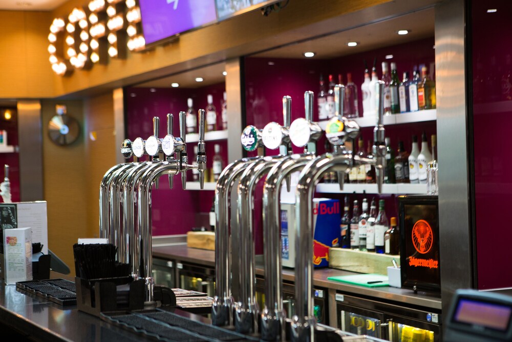 Hotel Bar