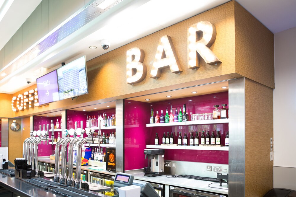 Hotel Bar